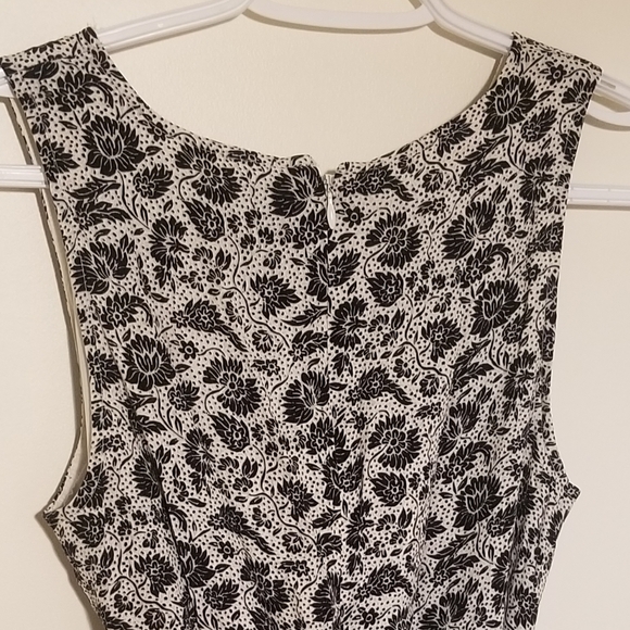 Petite White & Blue Floral Dress - Picture 3 of 6